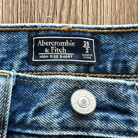 Abercrombie & Fitch High Rise Bermuda Shorts - Picture 4 of 5